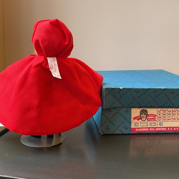 Madame Alexander doll Red Riding Hood 8" - Picture 7 of 9